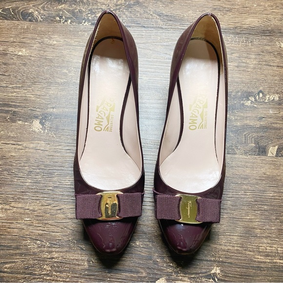 Salvatore Ferragamo Carla Pumps Kitten Heel in Burgundy/Wine Color - Picture 4 of 11